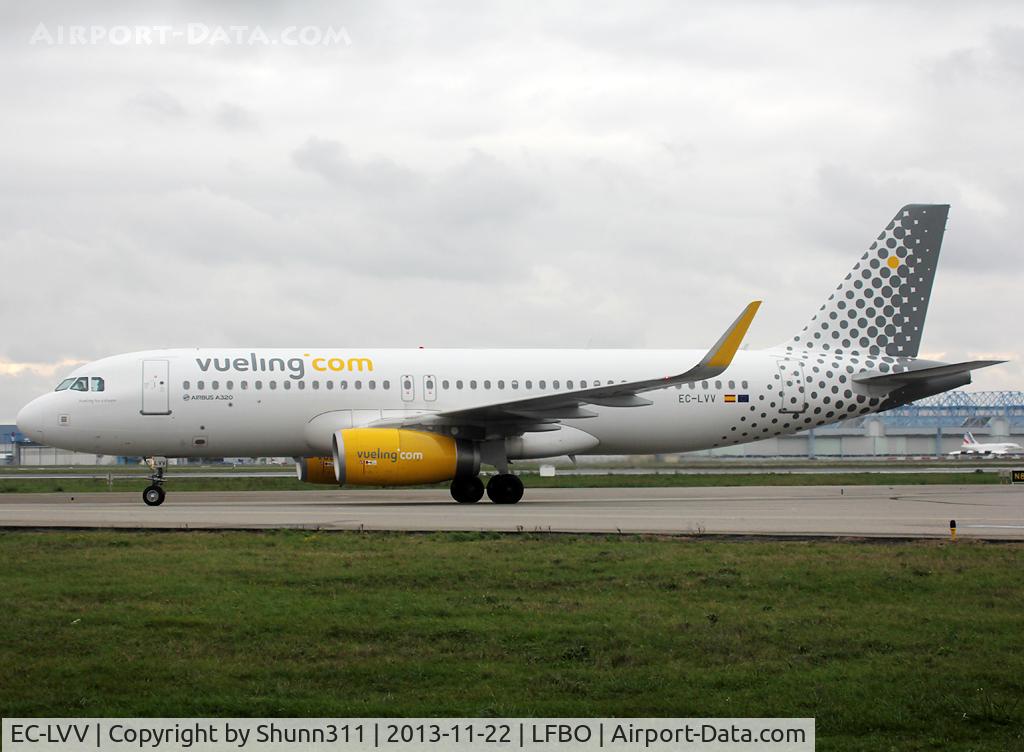 EC-LVV, 2013 Airbus A320-232 C/N 5620, Taxiing to the Terminal after landing...