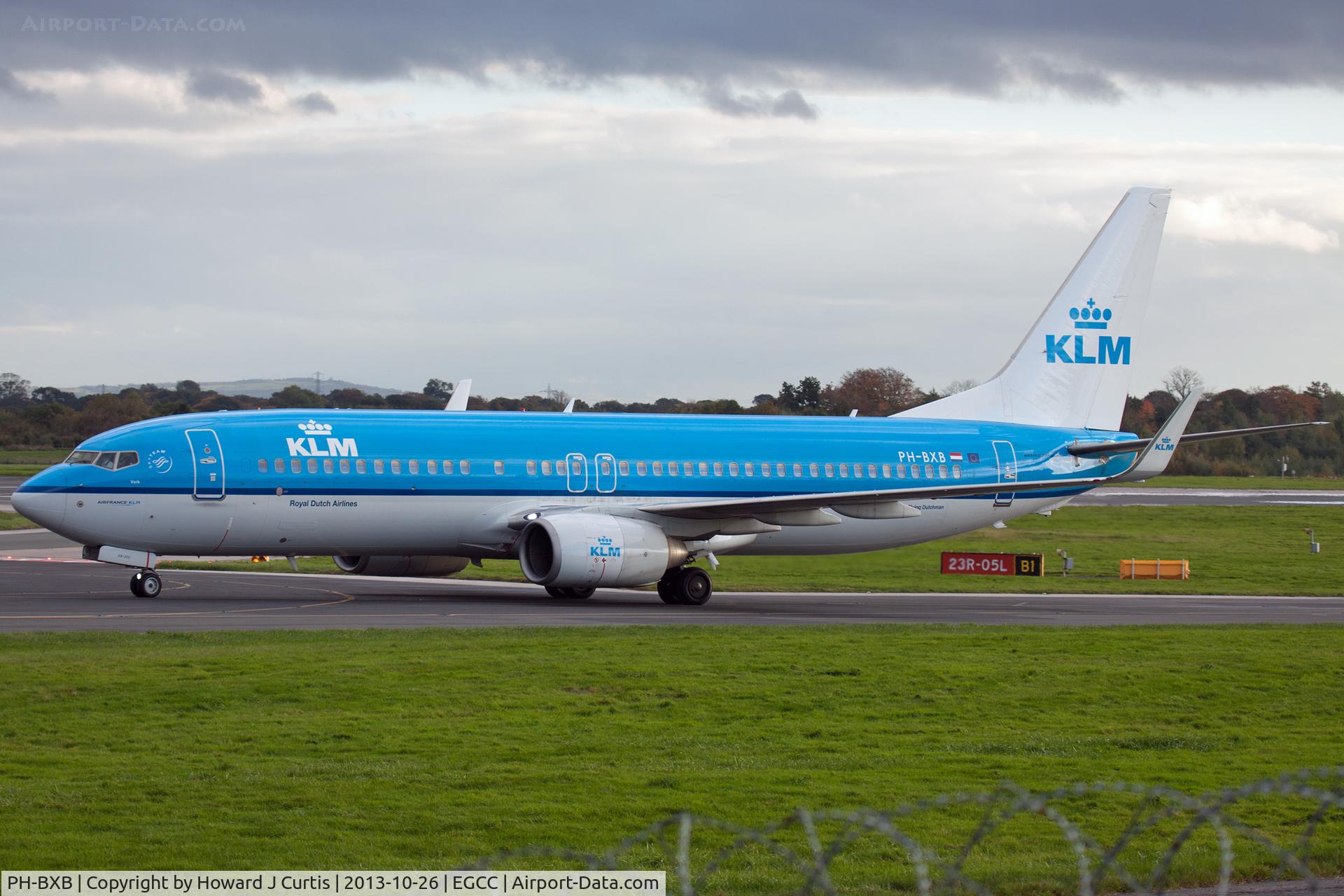 PH-BXB, 1999 Boeing 737-8K2 C/N 29132, KLM - named 'Valk/Falcon'.