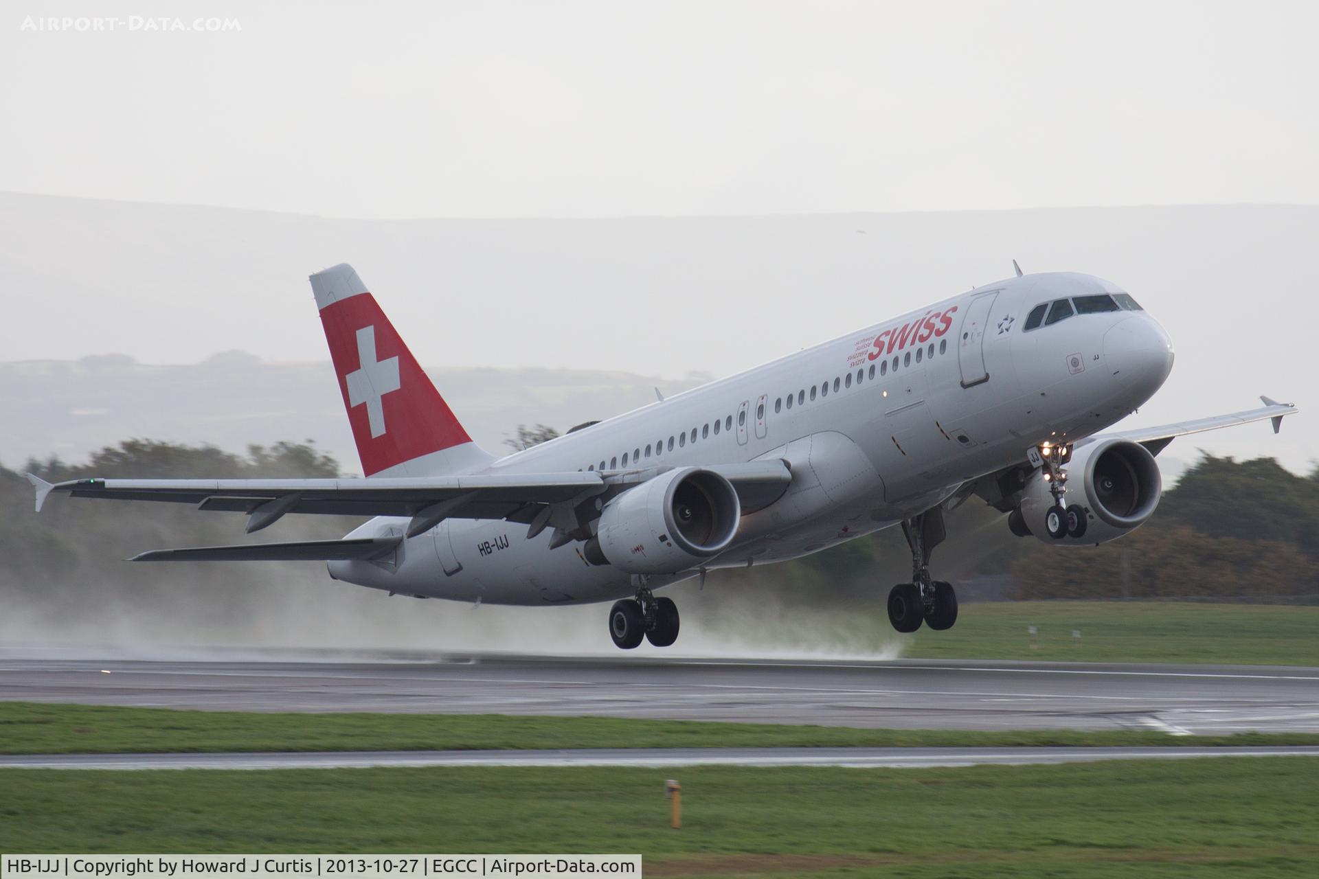 HB-IJJ, 1996 Airbus A320-214 C/N 585, Caught on departure.