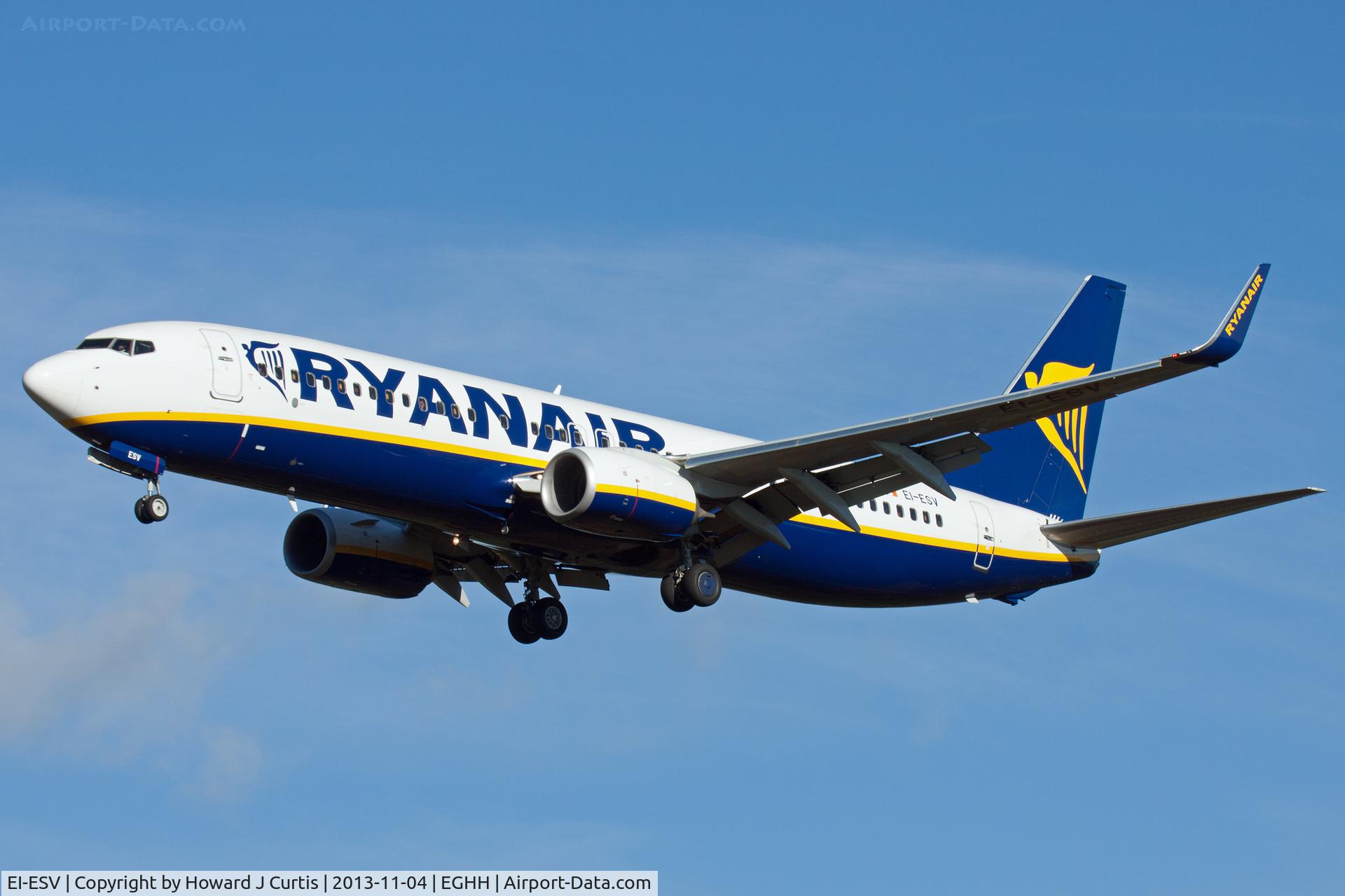 EI-ESV, 2011 Boeing 737-8AS C/N 34993, Ryanair, coming in to land.