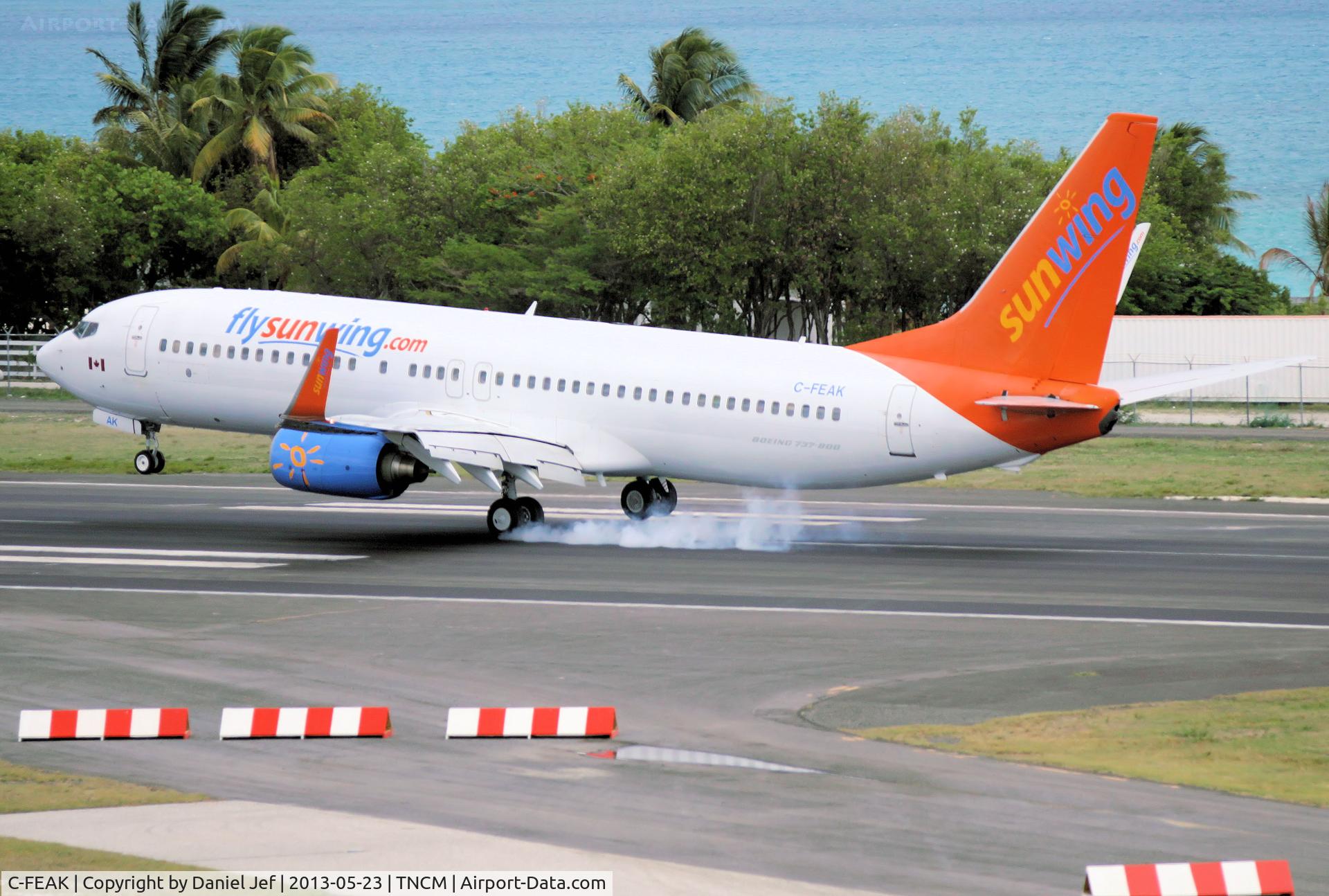 C-FEAK, 2004 Boeing 737-86Q C/N 30292, C-FEAK