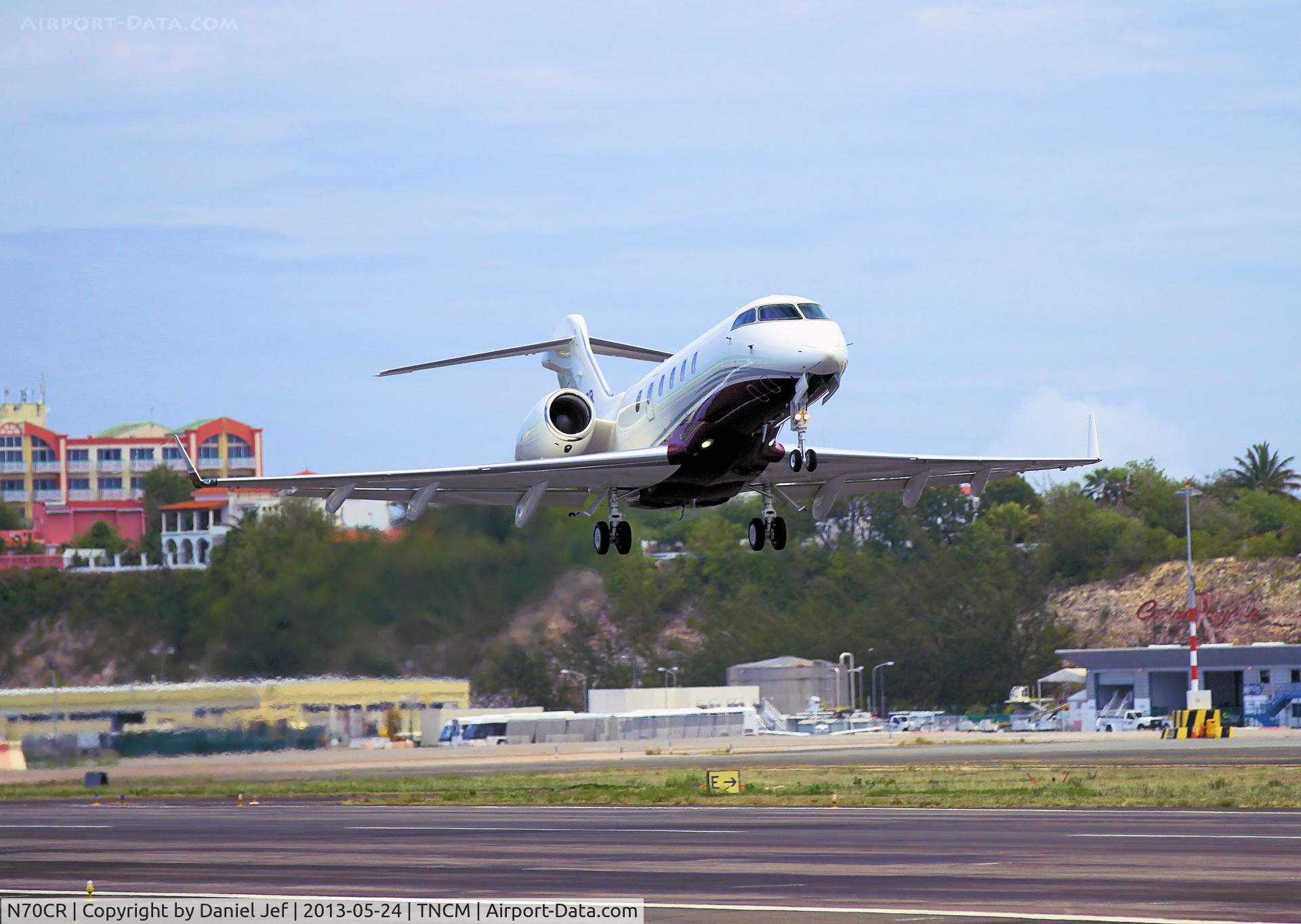 N70CR, 2005 Bombardier Challenger 300 (BD-100-1A10) C/N 20048, N70CR