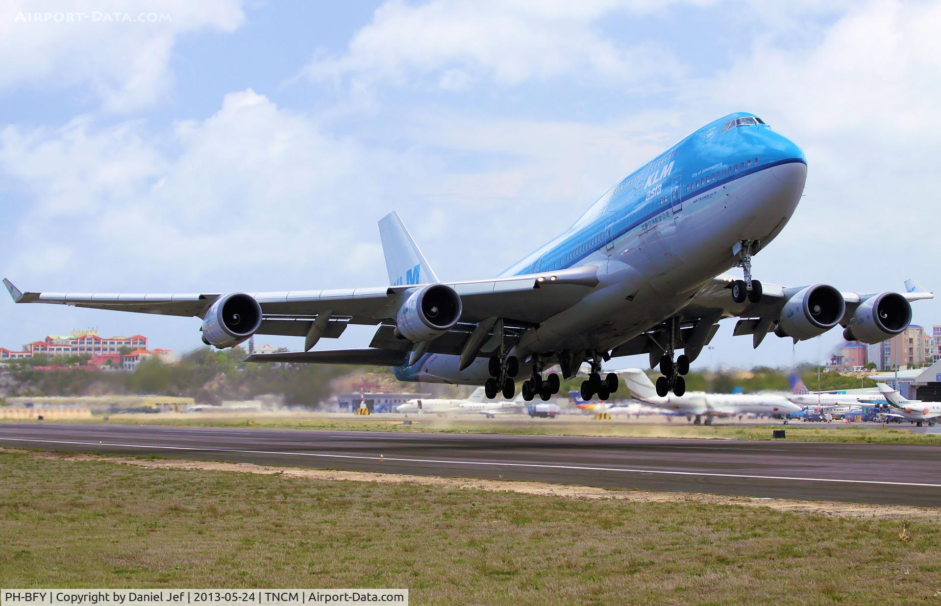 PH-BFY, 2002 Boeing 747-406BC C/N 30455, PH-BFY