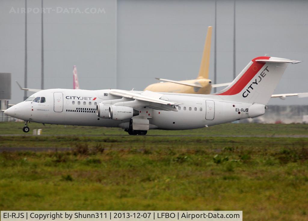 EI-RJS, 2000 British Aerospace Avro 146-RJ85A C/N E2365, Landing rwy 14R... used for special European Rugby Cup by Conaught...