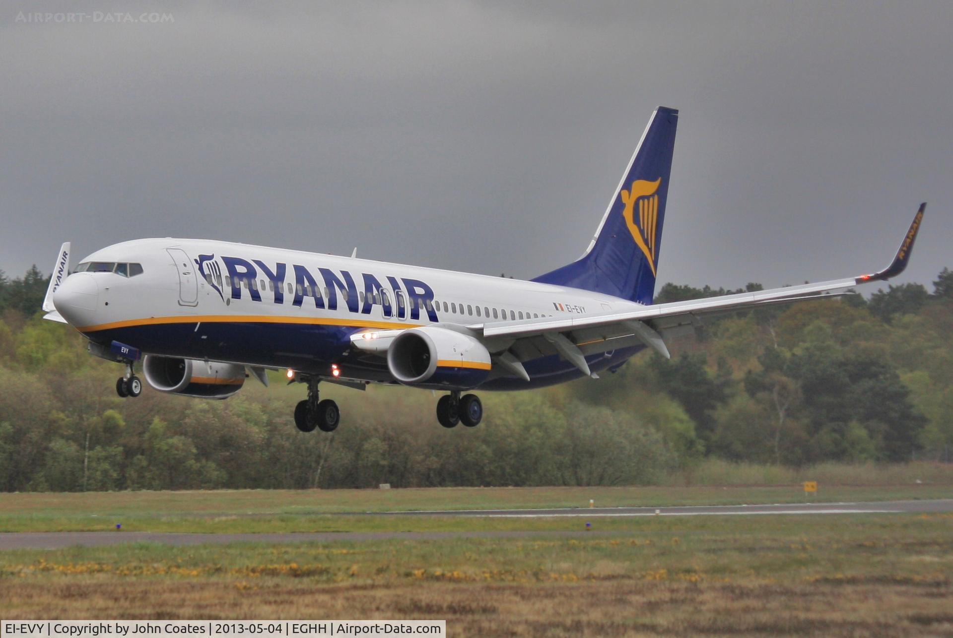 EI-EVY, 2012 Boeing 737-8AS C/N 40319, Finals to 26