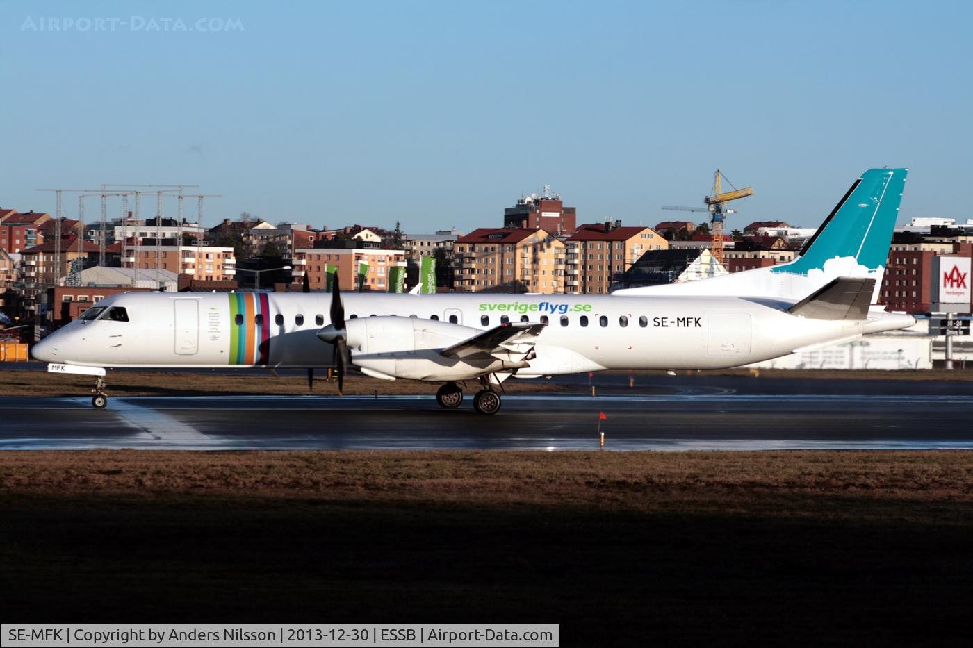 SE-MFK, 1994 Saab 2000 C/N 2000-005, Lining up runway 30.