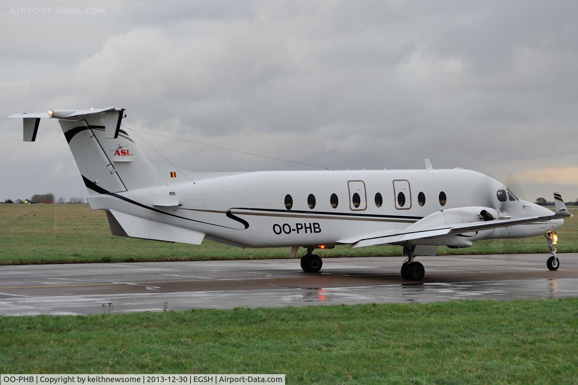 OO-PHB, 1994 Beech 1900D C/N UE-106, Nice visitor leaving !
