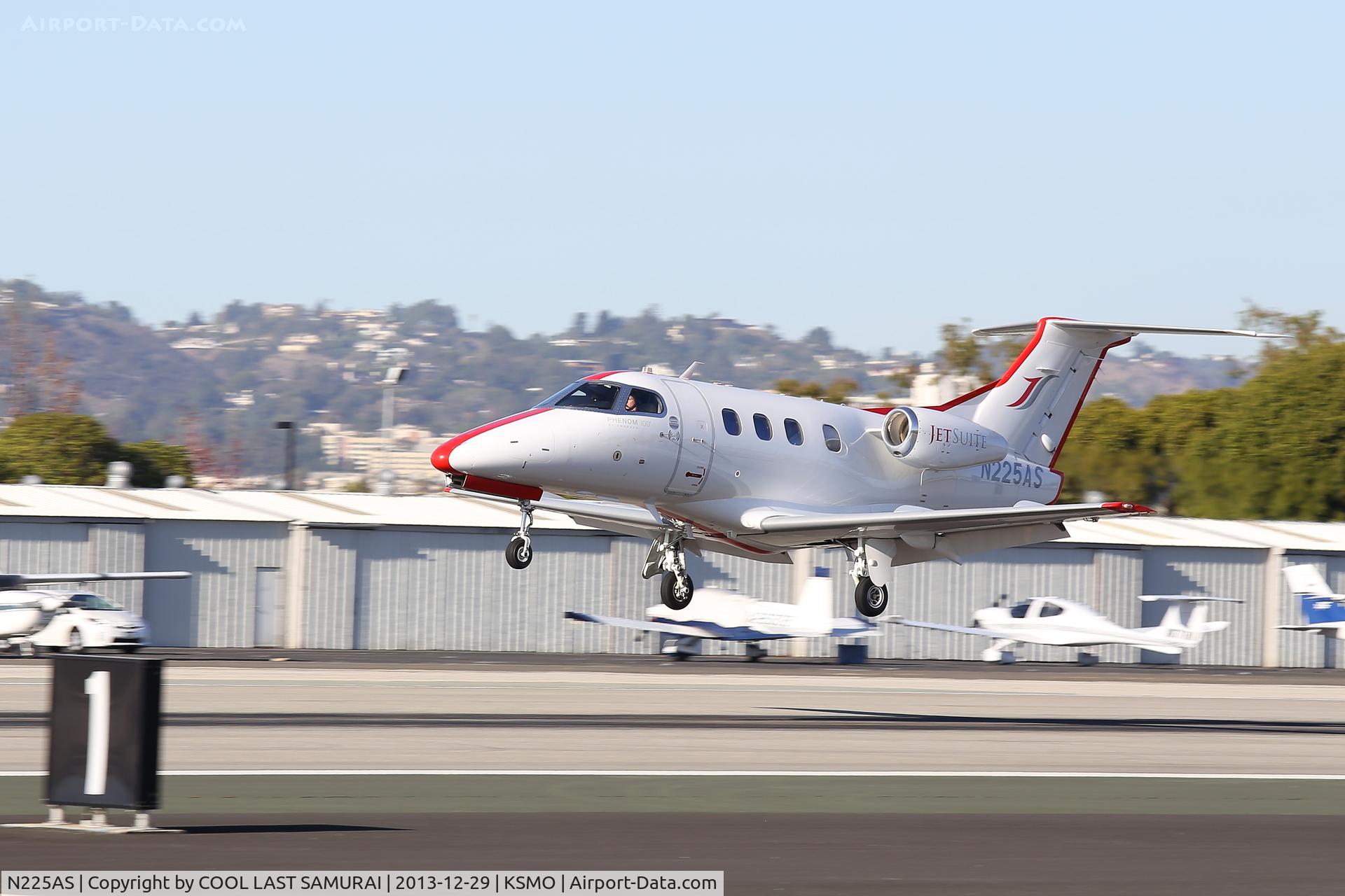 N225AS, 2011 Embraer EMB-500 Phenom 100 C/N 50000239, EMB500/Phenom100 landing SMO21