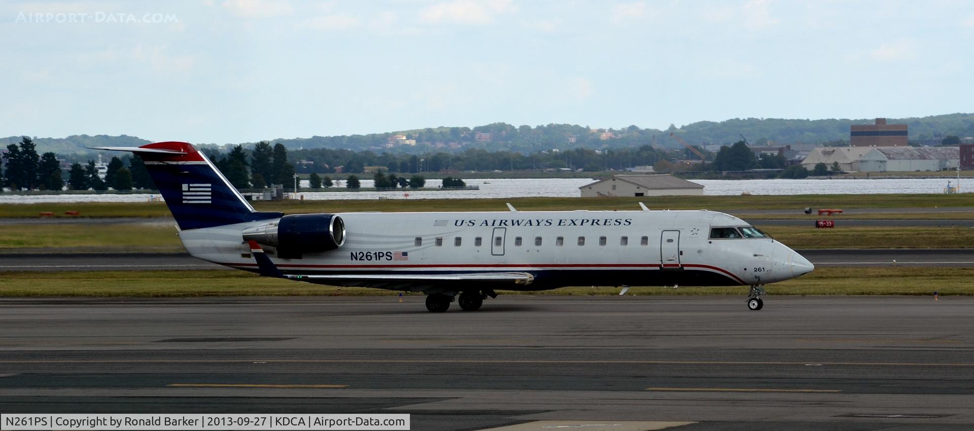 N261PS, 2004 Bombardier CRJ-200ER (CL-600-2B19) C/N 7959, Taxi DCA