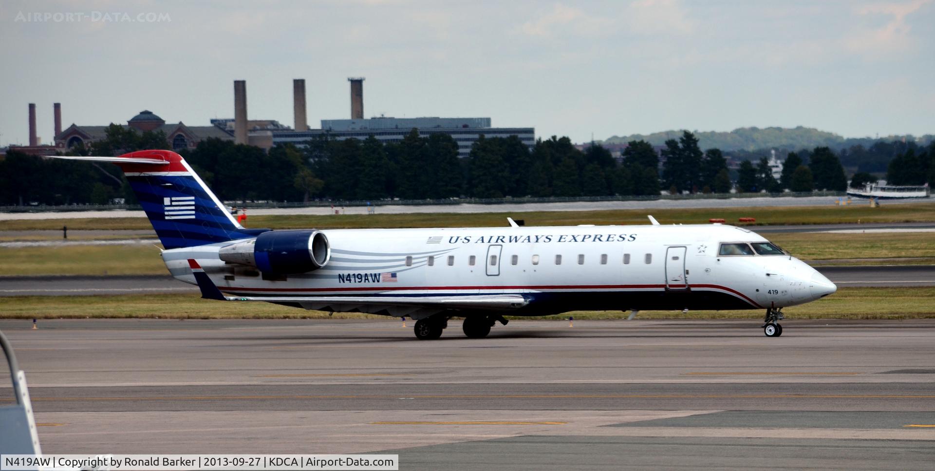 N419AW, 2002 Bombardier CRJ-200LR (CL-600-2B19) C/N 7633, Taxi DCA