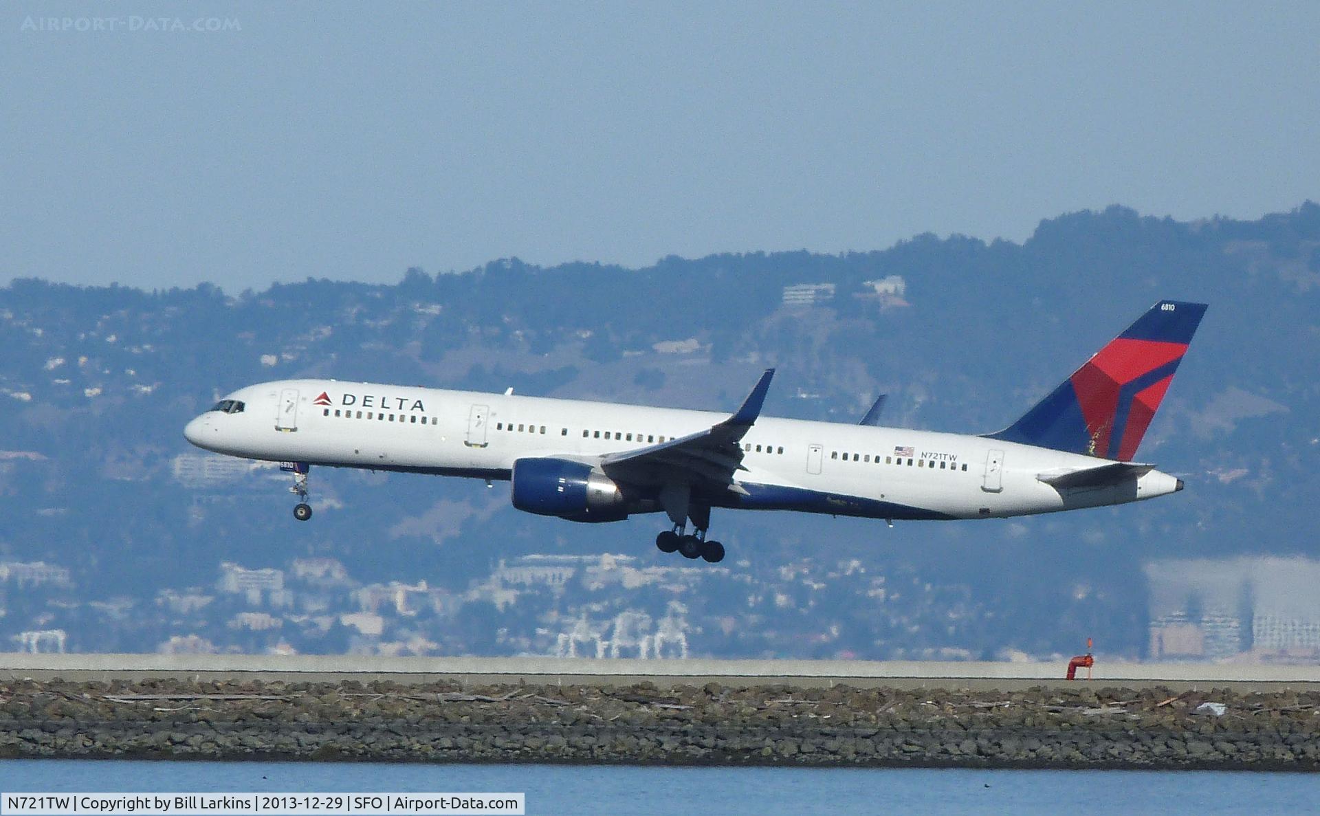 N721TW, 1999 Boeing 757-231 C/N 29954, Landing at San Francisco