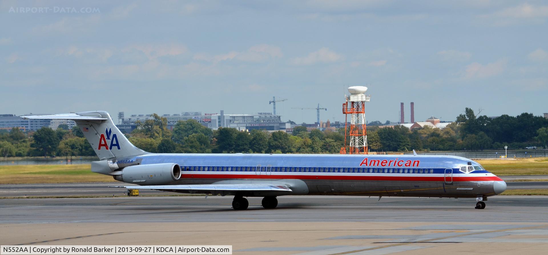 N552AA, 1991 McDonnell Douglas MD-82 (DC-9-82) C/N 53034, Taxi DCA