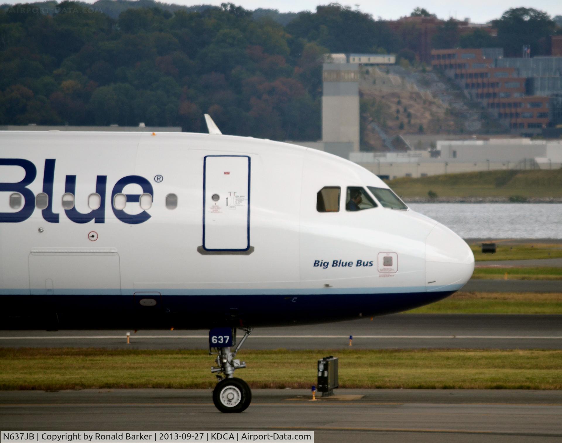 N637JB, 2006 Airbus A320-232 C/N 2781, Big Blue Bus Taxi DCA