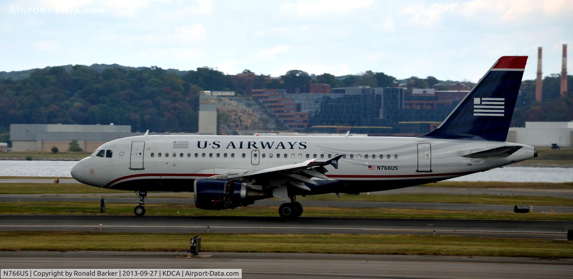 N766US, 2000 Airbus A319-112 C/N 1378, Landing DCA