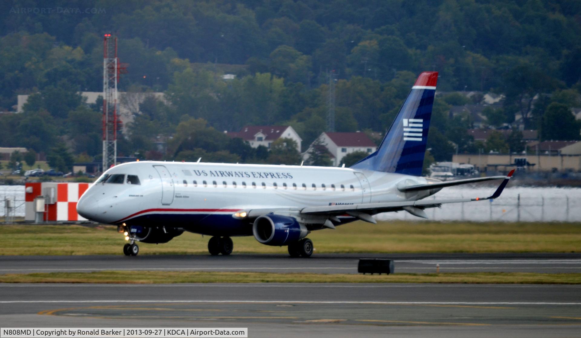 N808MD, 2004 Embraer 170SU (ERJ-170-100SU) C/N 17000021, Takeoff DCA