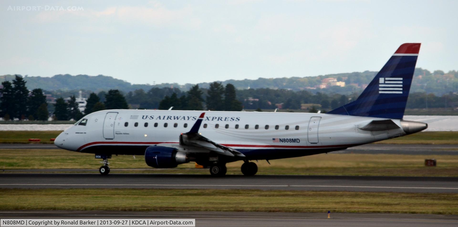 N808MD, 2004 Embraer 170SU (ERJ-170-100SU) C/N 17000021, Takeoff roll DCA