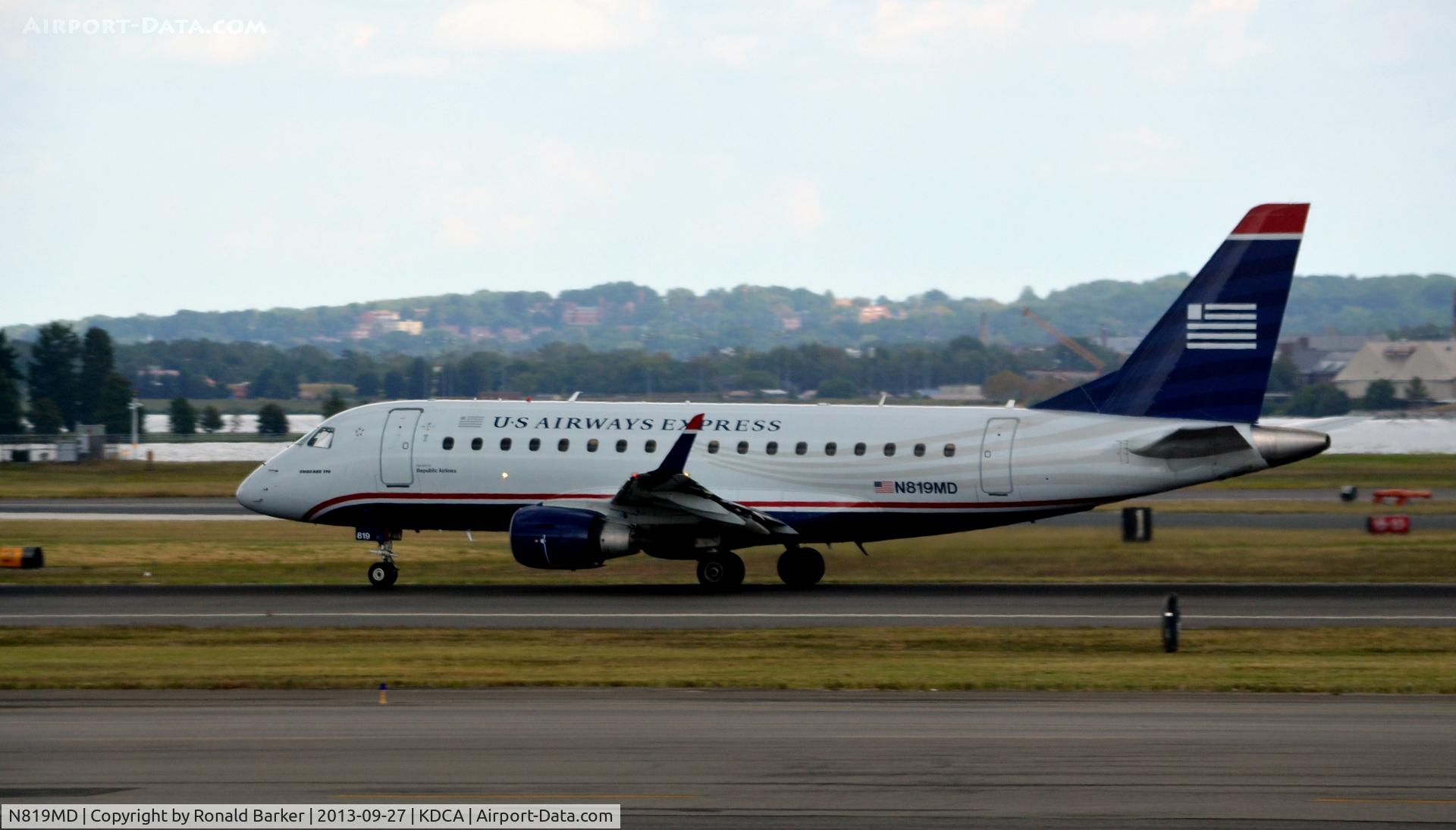 N819MD, 2004 Embraer 170SU (ERJ-170-100SU) C/N 17000040, Takeoff DCA