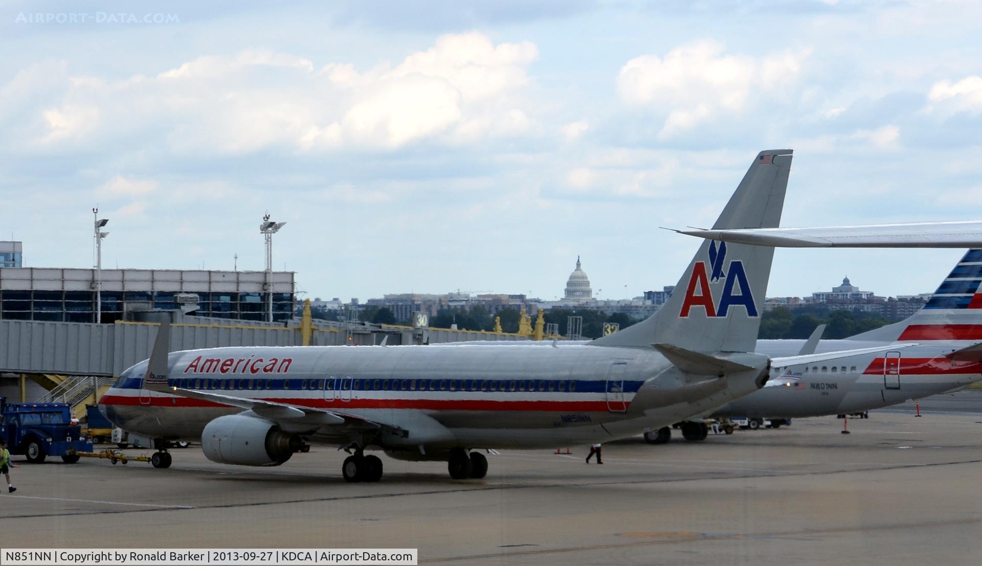 N851NN, 2010 Boeing 737-823 C/N 29556, Pushback DCA