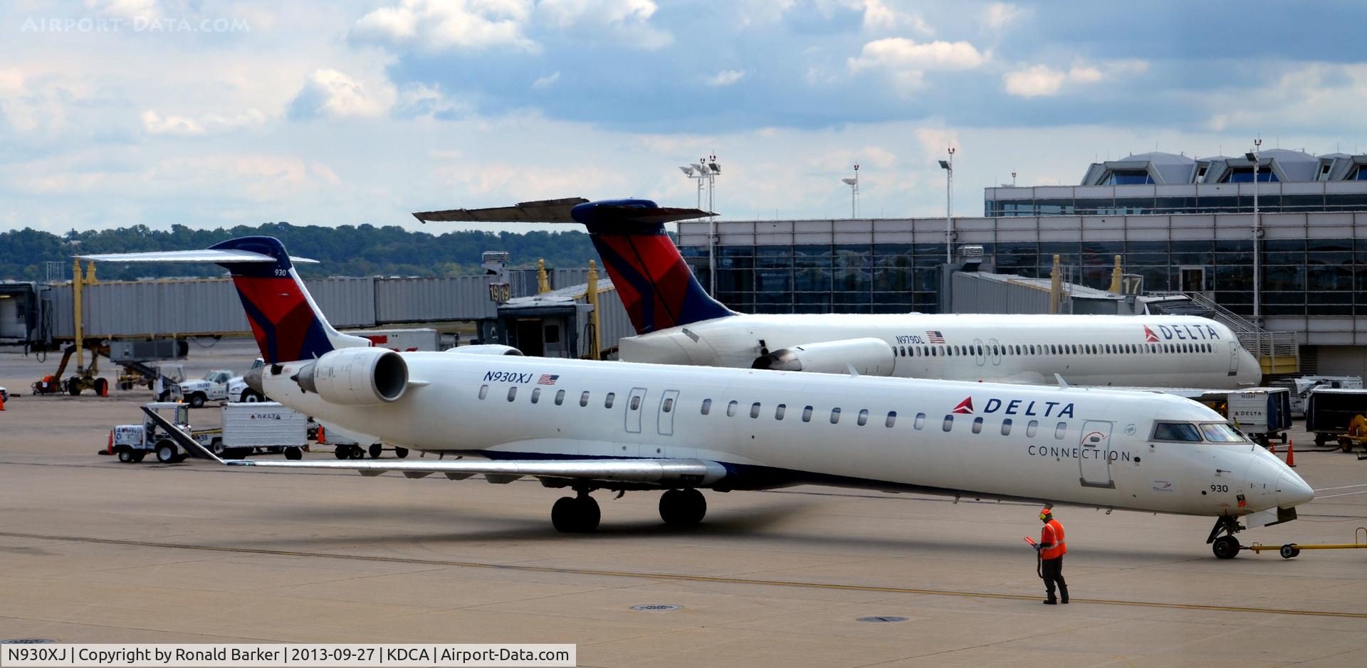 N930XJ, 2008 Bombardier CRJ-900ER (CL-600-2D24) C/N 15192, Pushback DCA