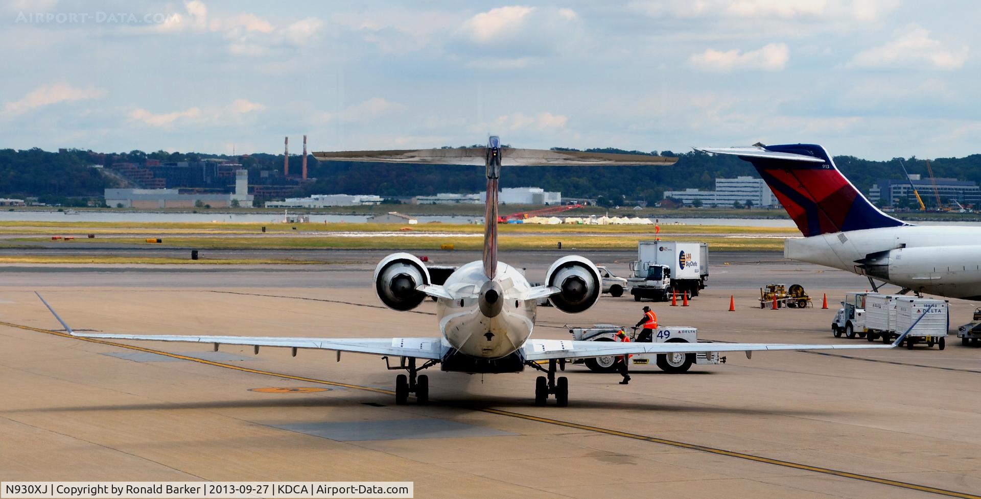 N930XJ, 2008 Bombardier CRJ-900ER (CL-600-2D24) C/N 15192, Pushback DCA