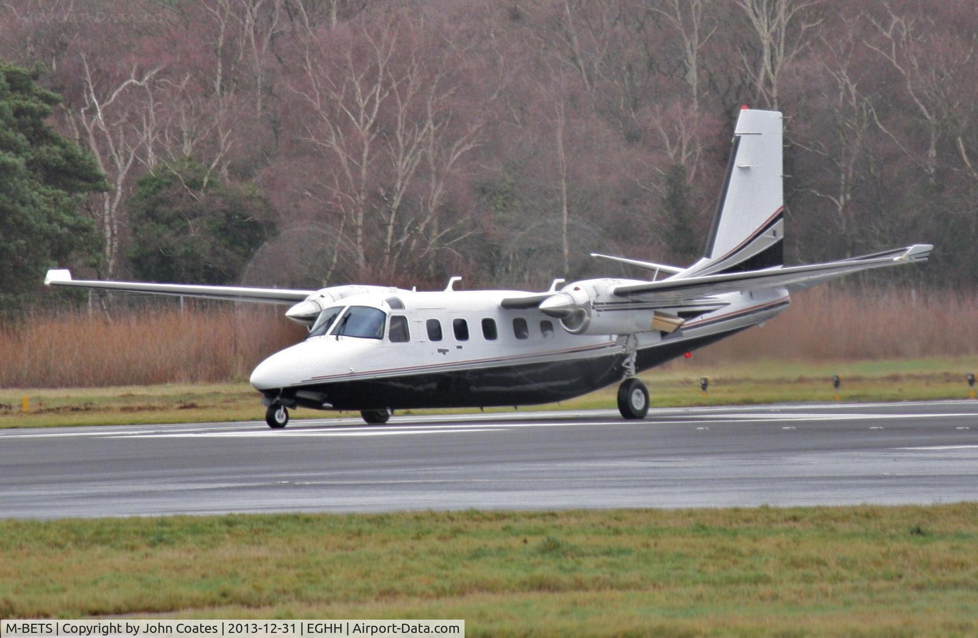 M-BETS, 1982 Gulfstream American 695A Jetprop 1000 C/N 96034, Winding up to depart