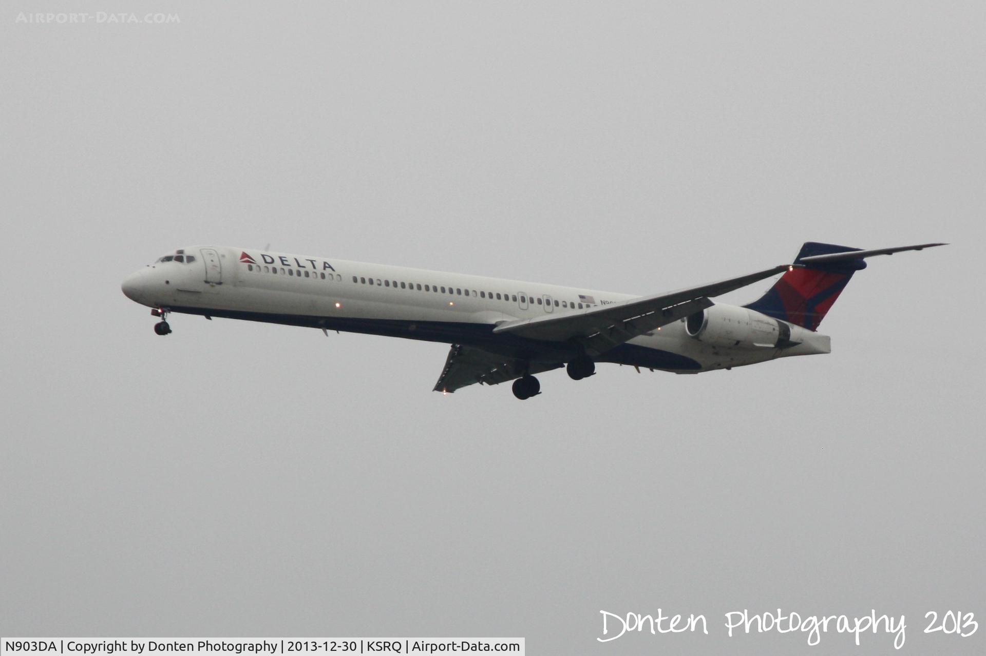 N903DA, 1995 McDonnell Douglas MD-90-30 C/N 53383, Delta Flight 2298 (N903DA) arrives at Sarasota-Bradenton International Airport following a flight from Hartsfield-Jackson Atlanta International Airport