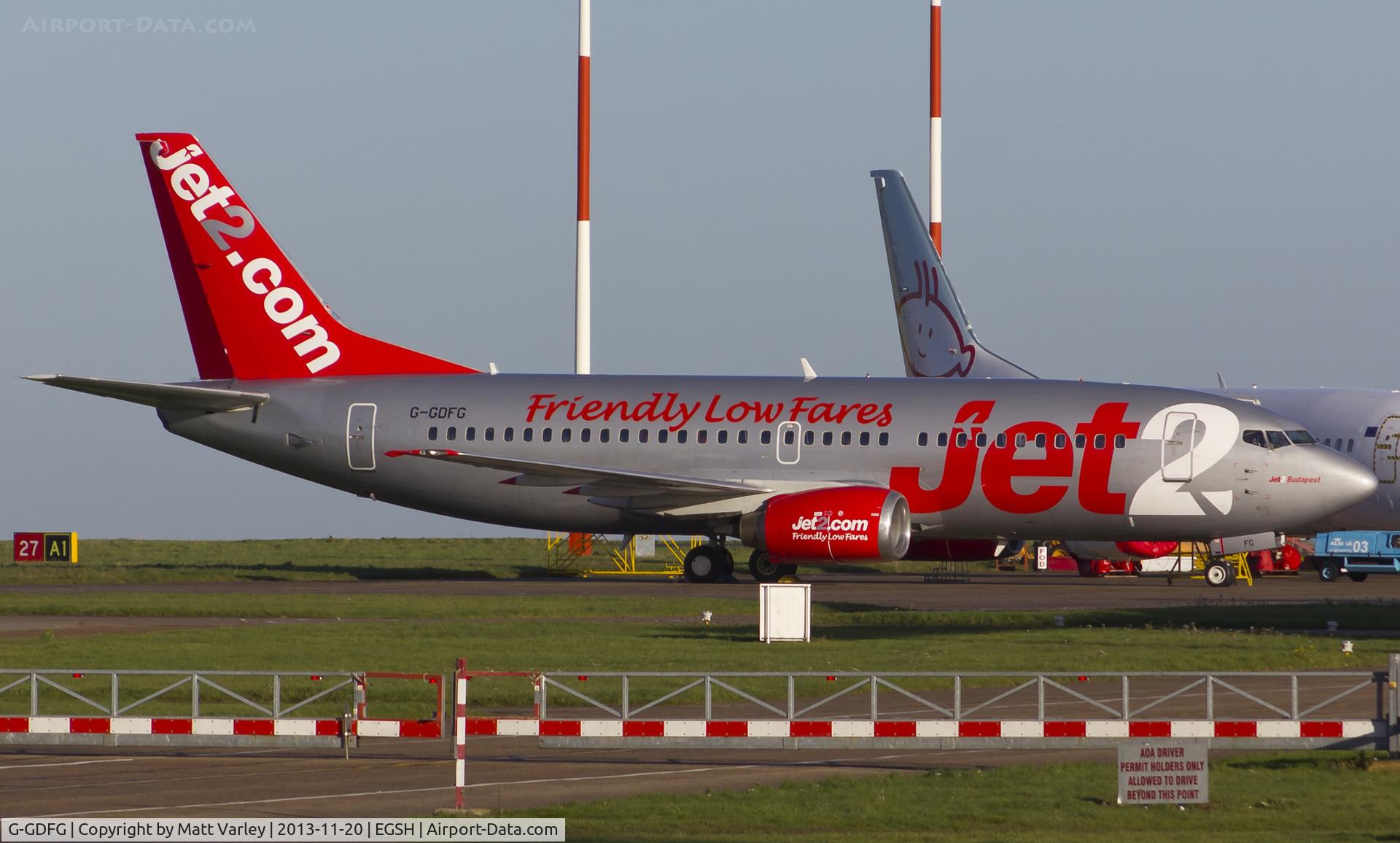 G-GDFG, 1997 Boeing 737-36Q C/N 28658, Sat on stand 9 in some lovely sun....