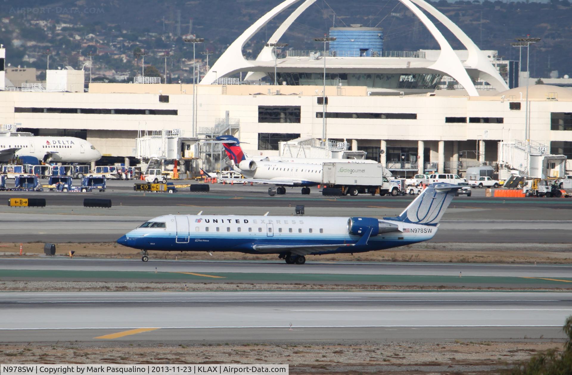 N978SW, 2004 Bombardier CRJ-200ER (CL-600-2B19) C/N 7953, CL-600-2B19