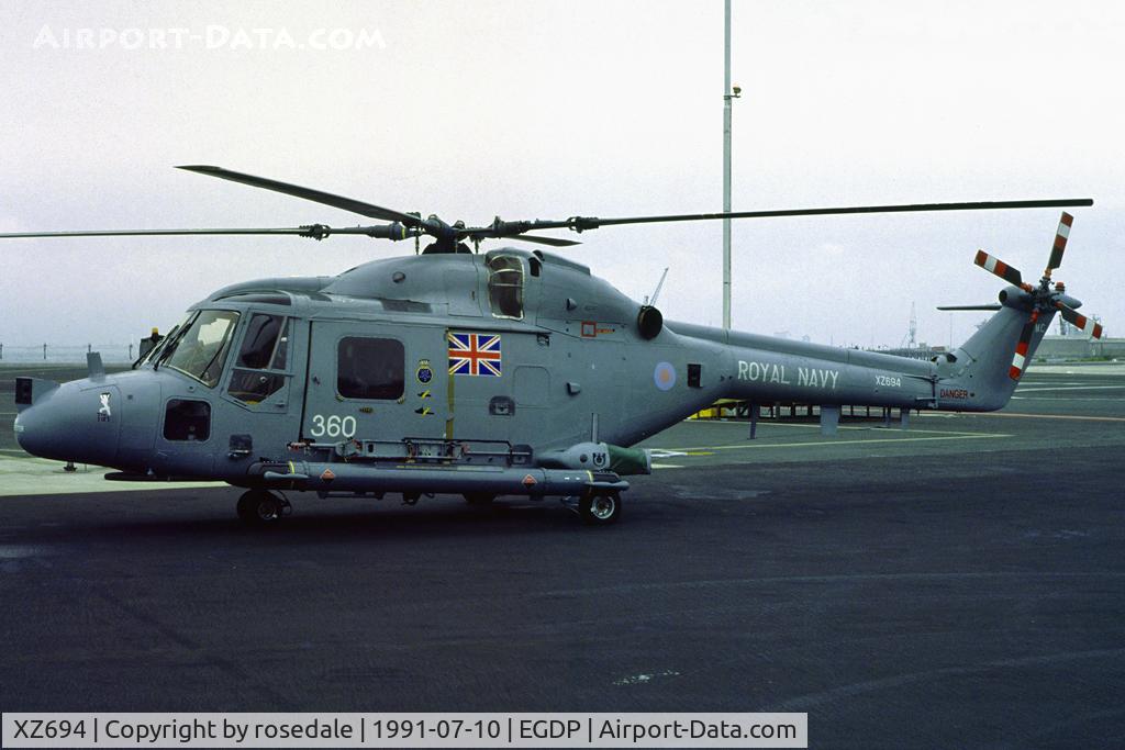 XZ694, Westland Lynx HAS.3GMS C/N 128, Seen just after arriving back at RNAS Portland after the first gulf war. Displaying two 