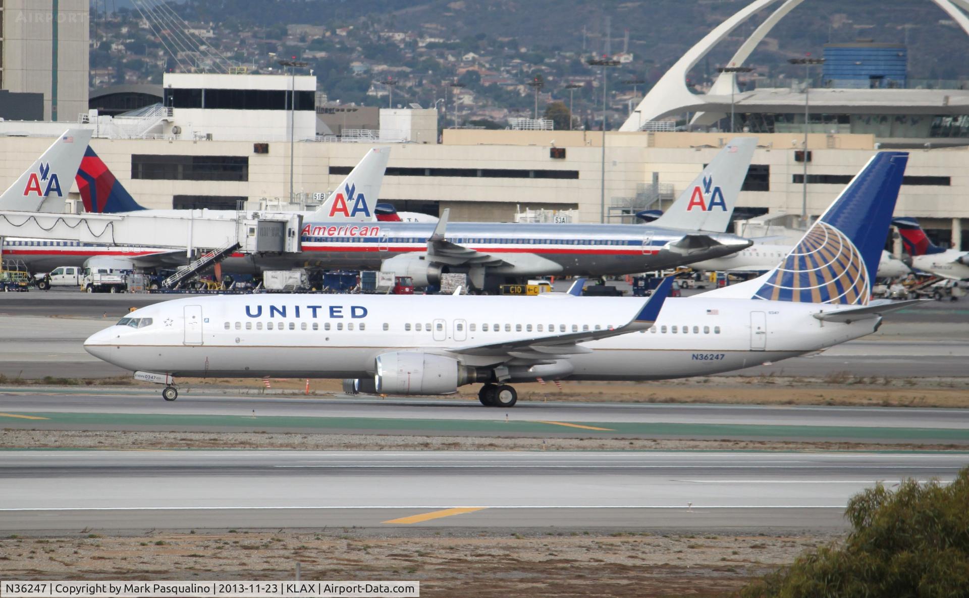 N36247, 1999 Boeing 737-824 C/N 28807, Boeing 737-800