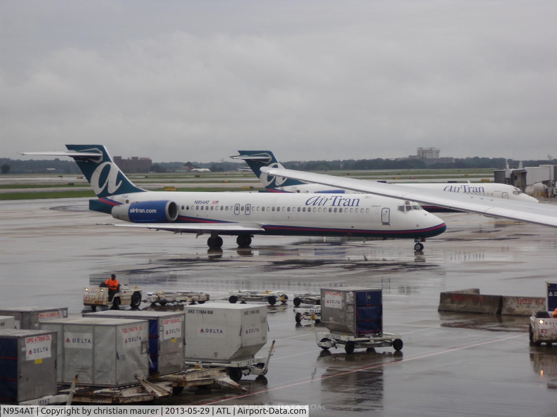 N954AT, 2000 Boeing 717-2BD C/N 55016, Boeing 717 atlanta