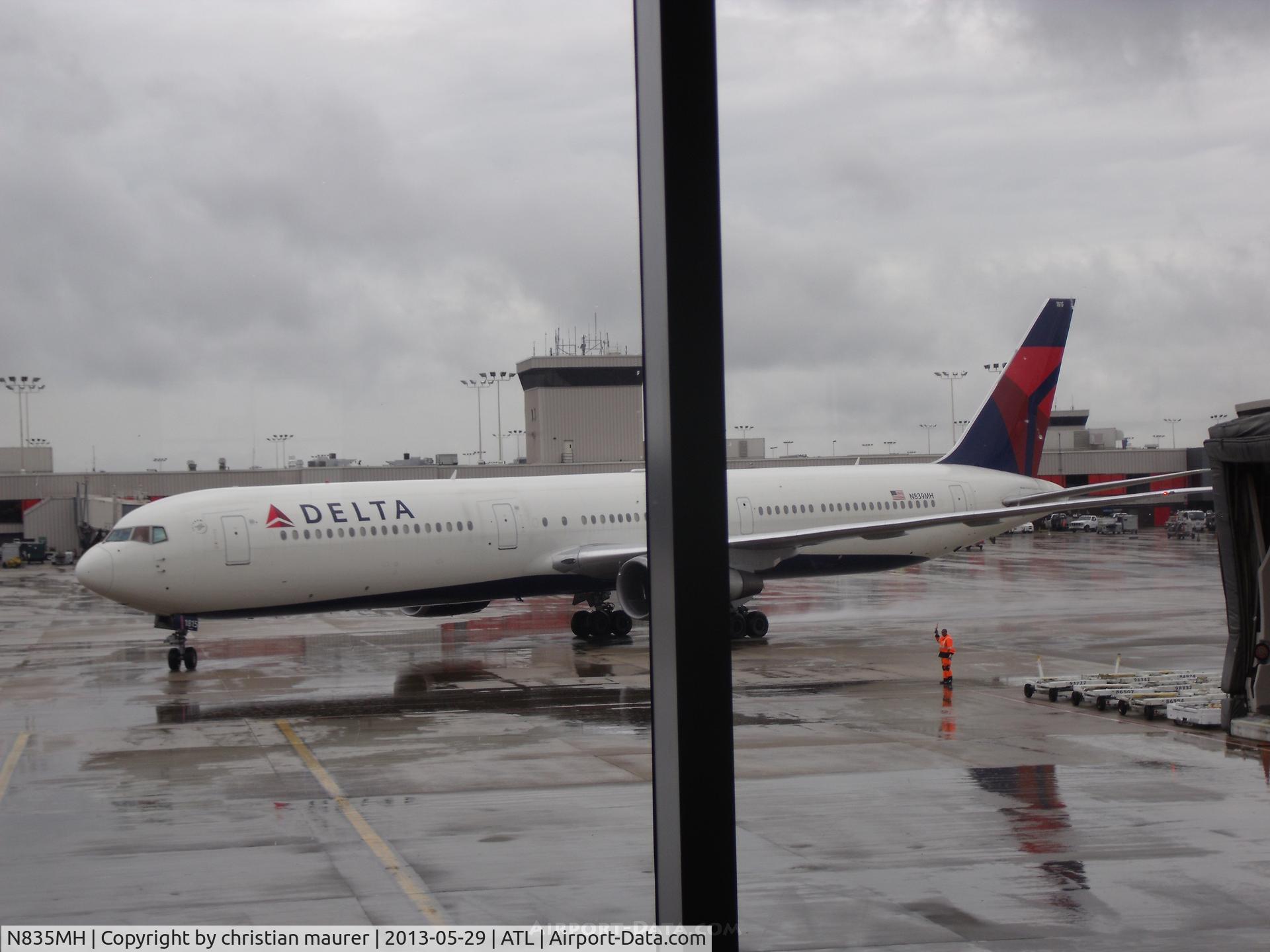 N835MH, 2000 Boeing 767-432/ER C/N 29708, 764ER