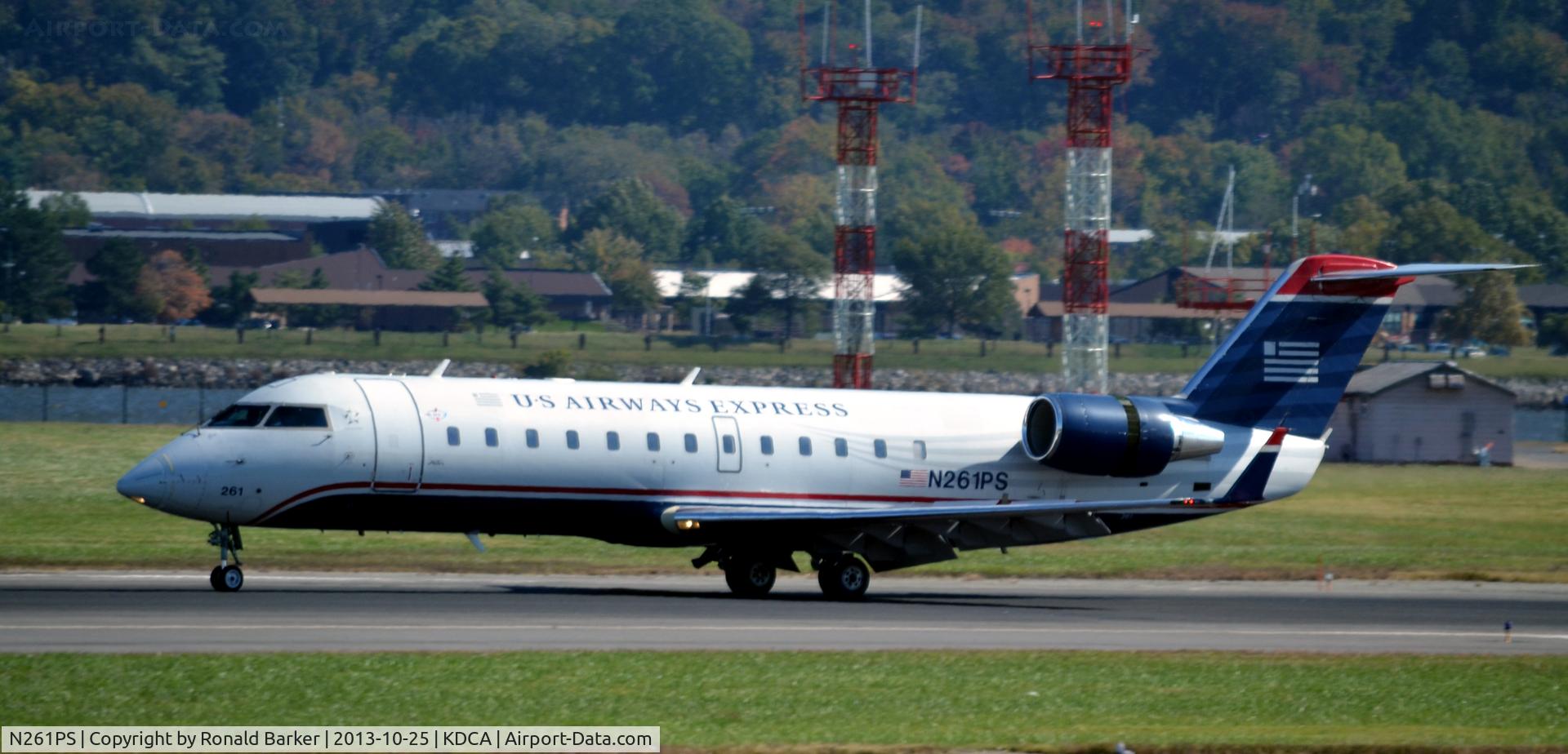 N261PS, 2004 Bombardier CRJ-200ER (CL-600-2B19) C/N 7959, Landing DCA