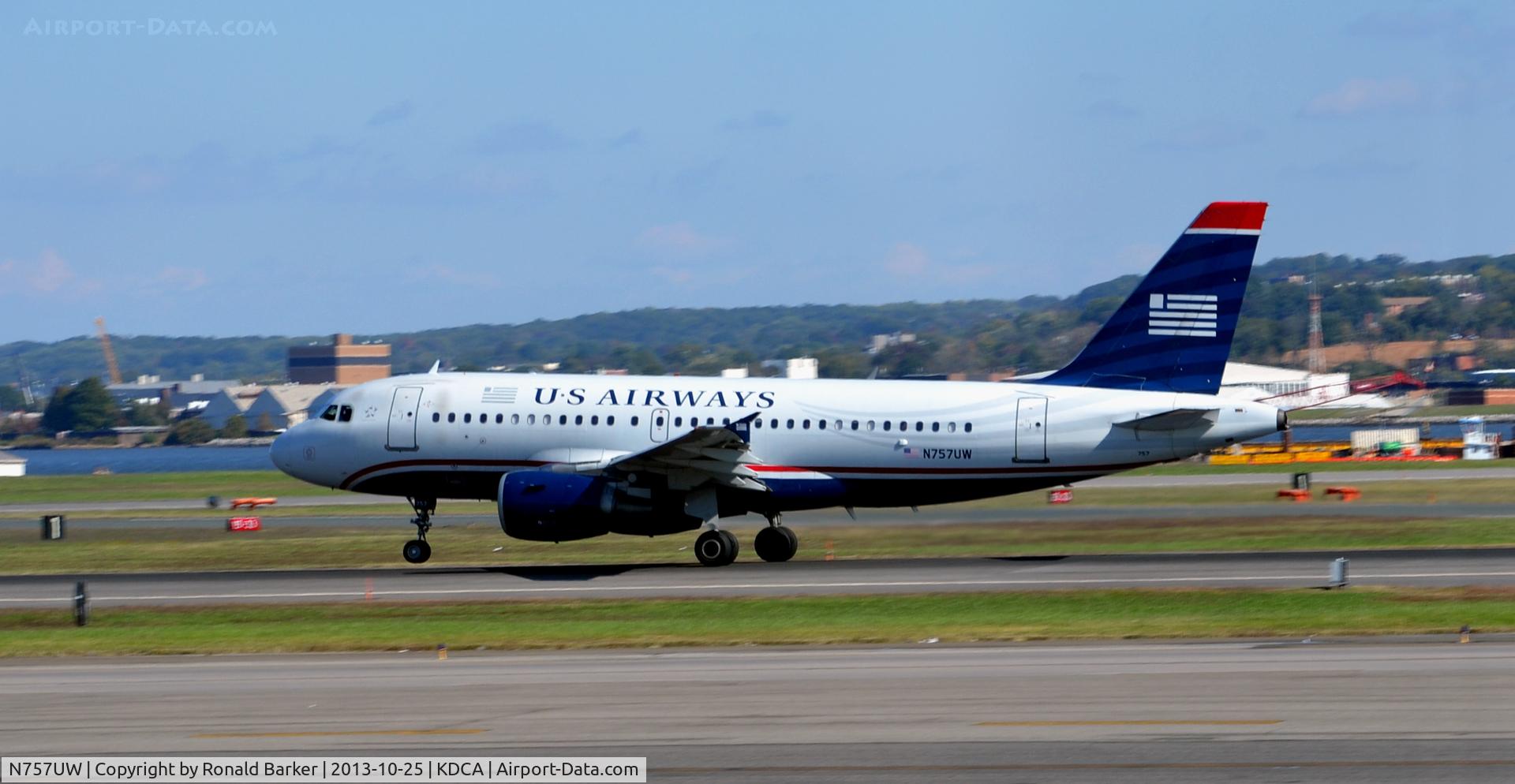 N757UW, 2000 Airbus A319-112 C/N 1342, Takeoff DCA
