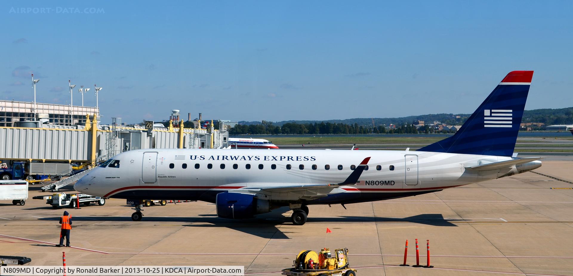N809MD, 2004 Embraer 170SU (ERJ-170-100SU) C/N 17000022, Taxi DCA