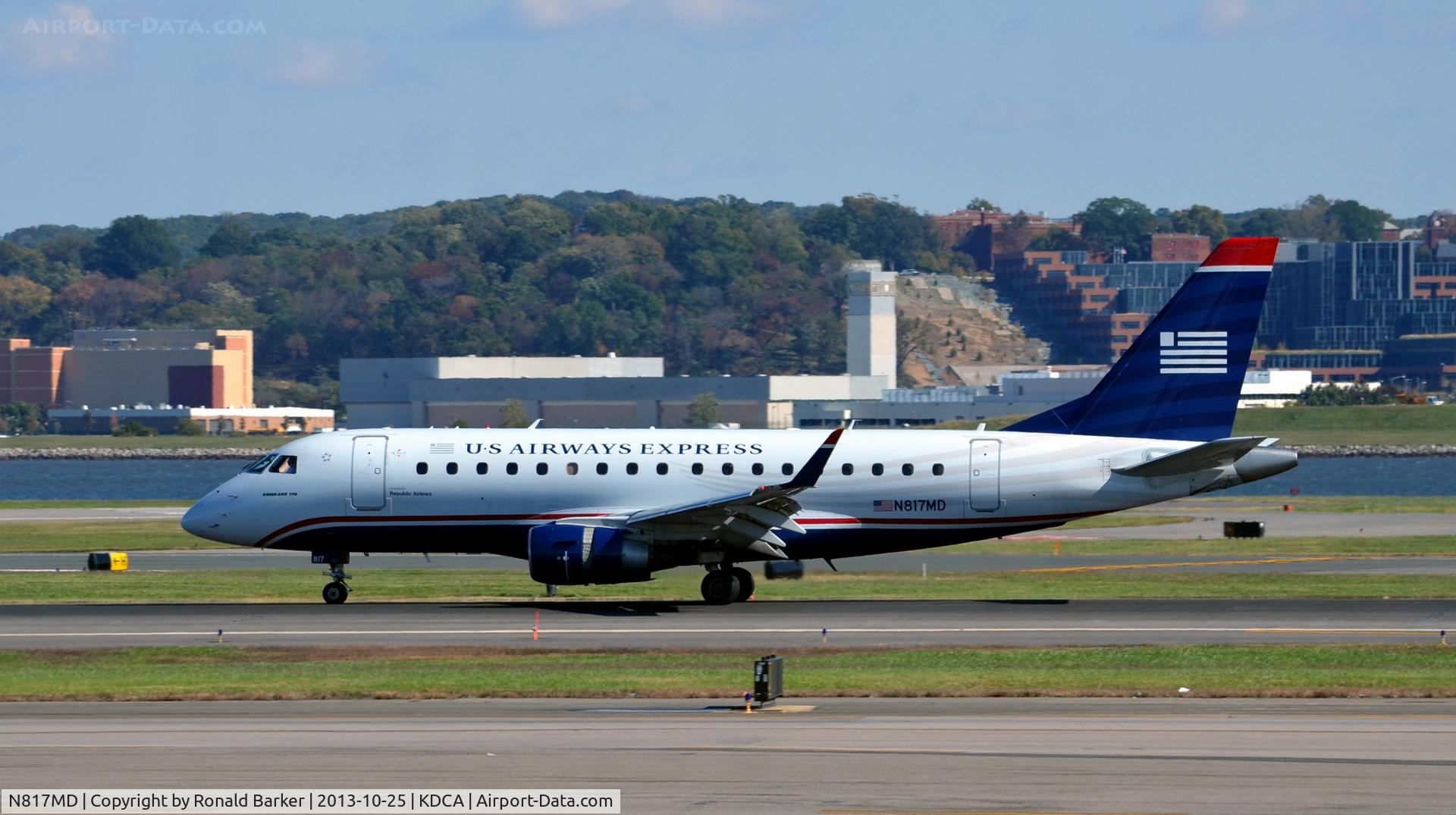 N817MD, 2004 Embraer 170SU (ERJ-170-100SU) C/N 17000038, Landing DCA