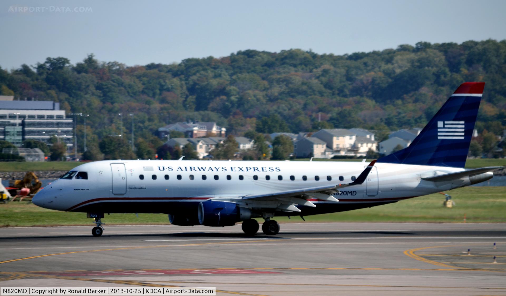 N820MD, 2004 Embraer 170SU (ERJ-170-100SU) C/N 17000041, Takeoff DCA