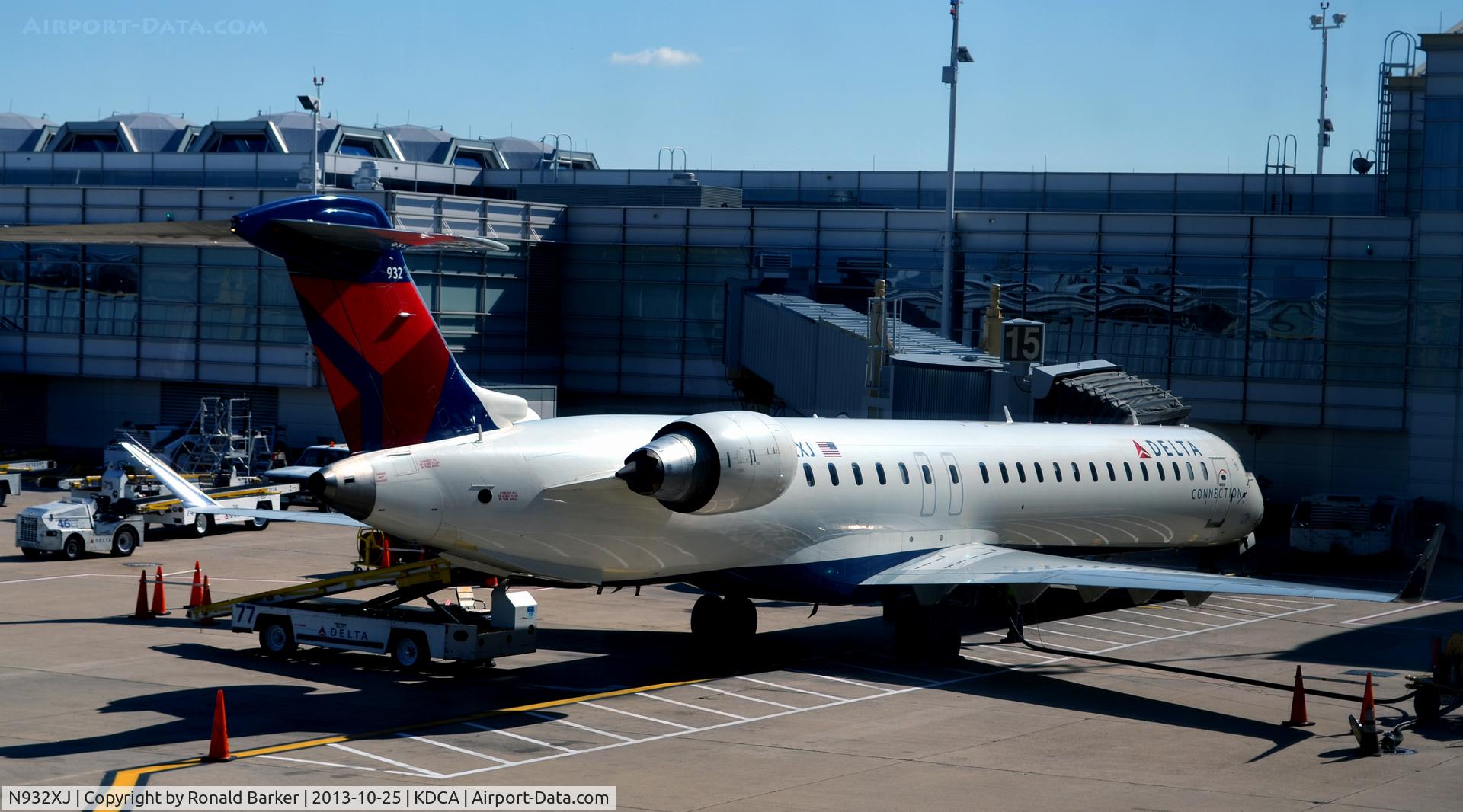 N932XJ, 2008 Bombardier CRJ-900ER (CL-600-2D24) C/N 15194, Gate 15 DCA
