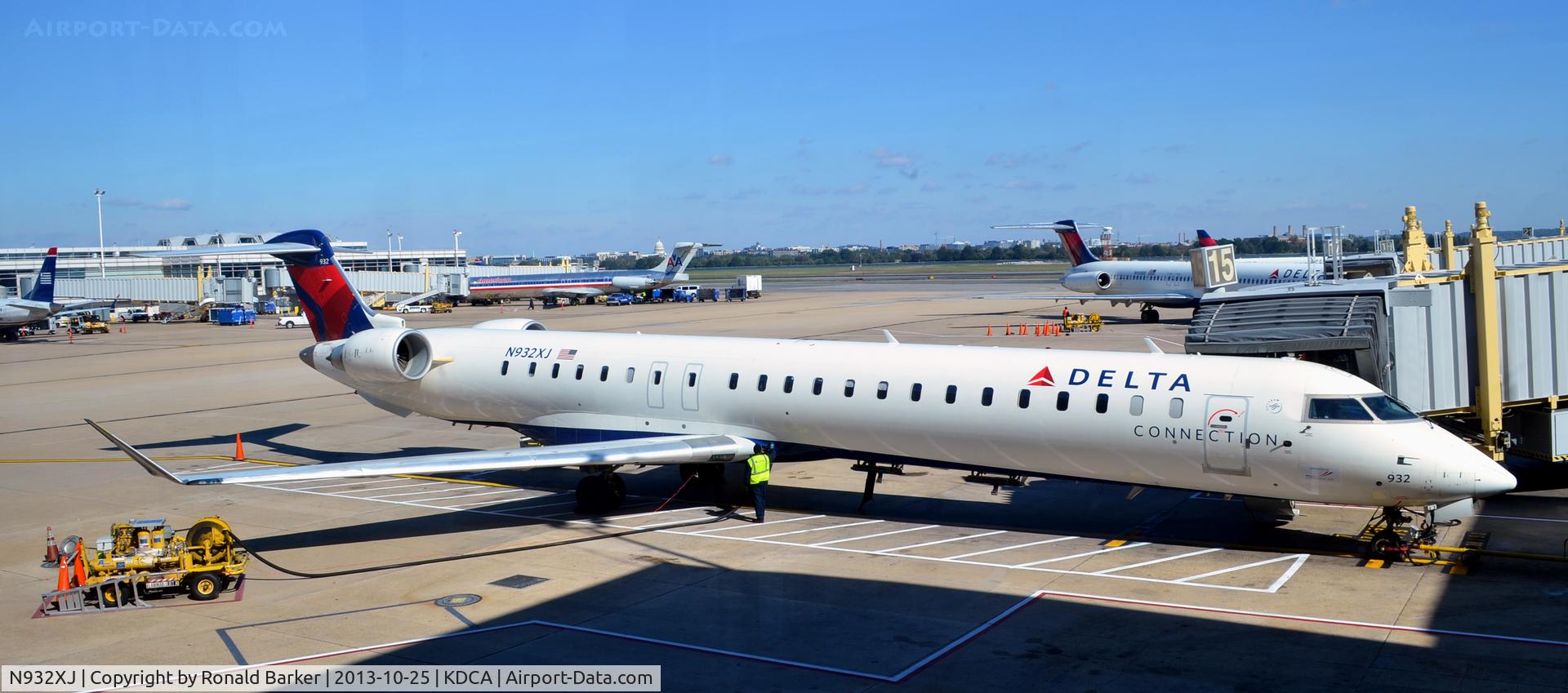 N932XJ, 2008 Bombardier CRJ-900ER (CL-600-2D24) C/N 15194, Gate 15 DCA