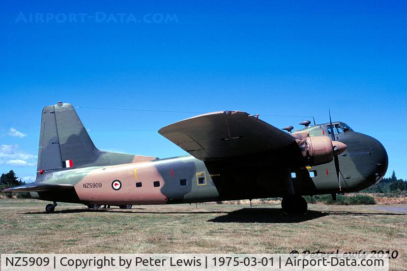 NZ5909, Bristol 170 Freighter Mk.31M C/N 13080, RNZAF 41 squadron