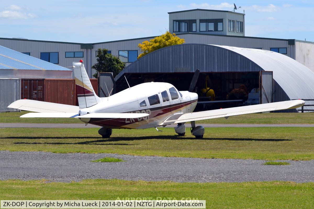 ZK-DOP, Piper PA-32-300 Cherokee Six C/N 32-7440045, At Tauranga