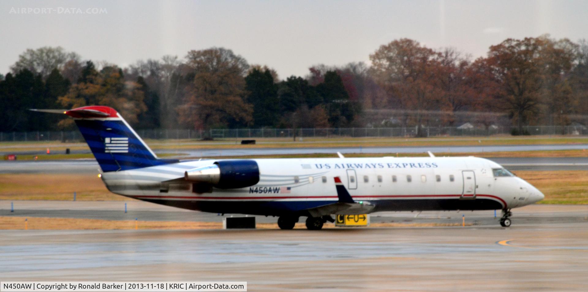 N450AW, 2003 Bombardier CRJ-200LR (CL-600-2B19) C/N 7823, Taxi RIC