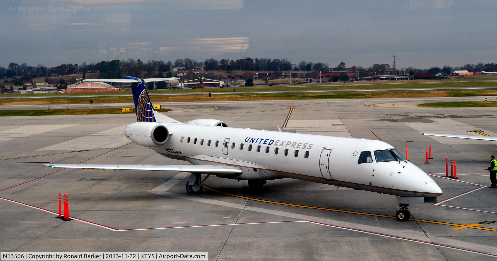 N13566, 2002 Embraer ERJ-145LR (EMB-145LR) C/N 145622, Gate 7 TYS