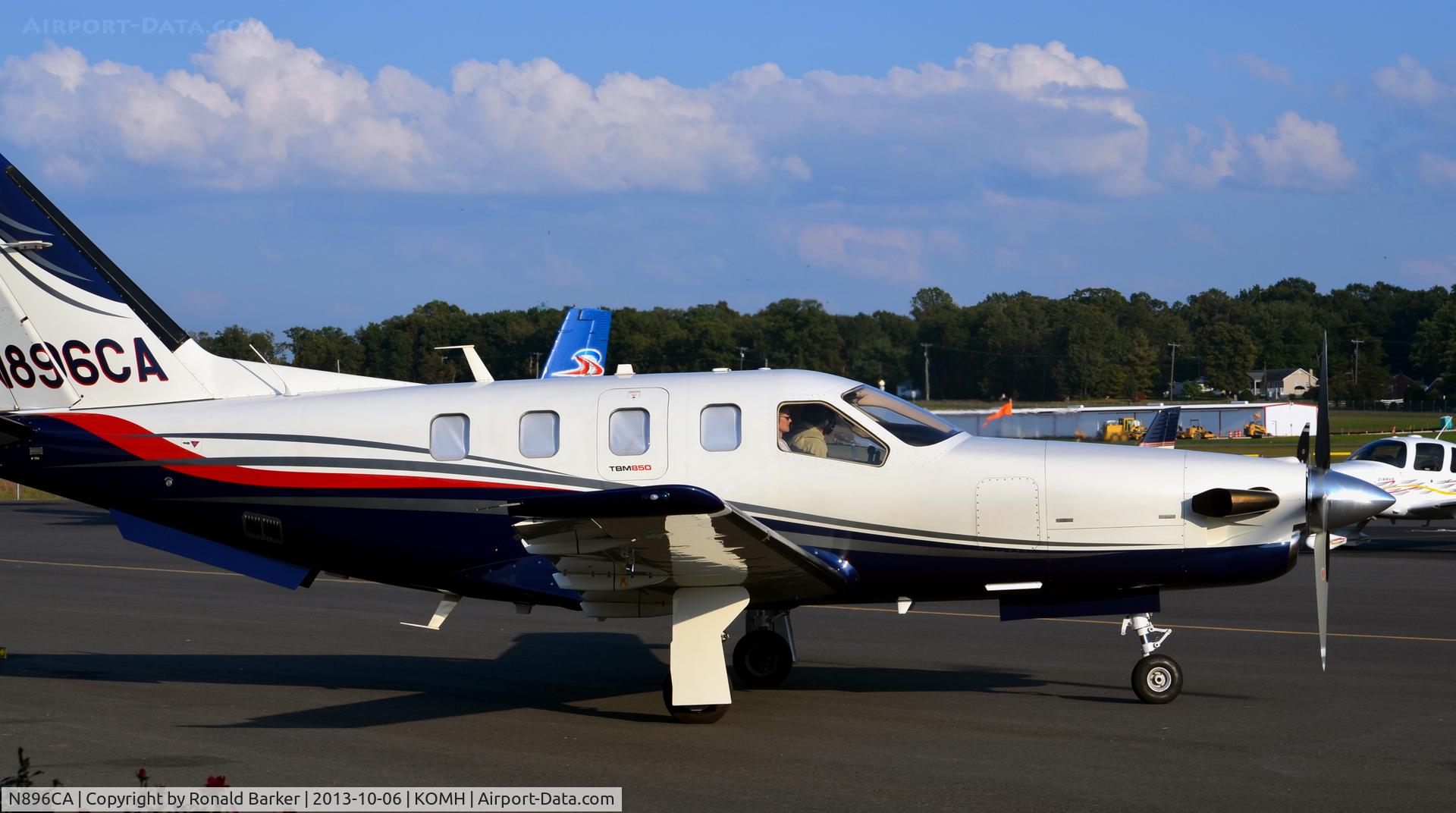 N896CA, Socata TBM-700 C/N 554, Taxi Orange