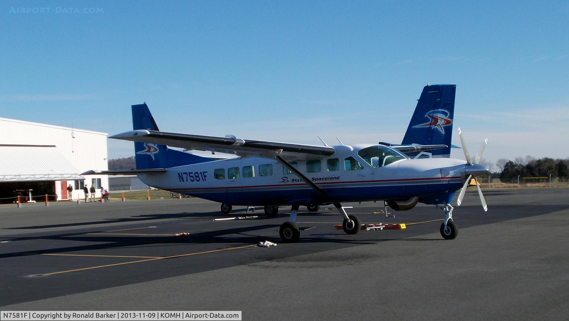 N7581F, 1994 Cessna 208B C/N 208B0389, Orange