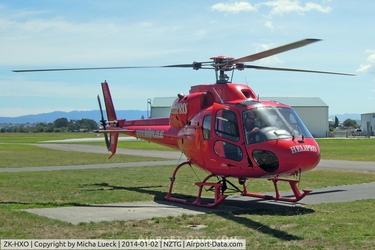 ZK-HXO, Aerospatiale AS-355F-1 Ecureuil 2 C/N 5284, At Tauranga