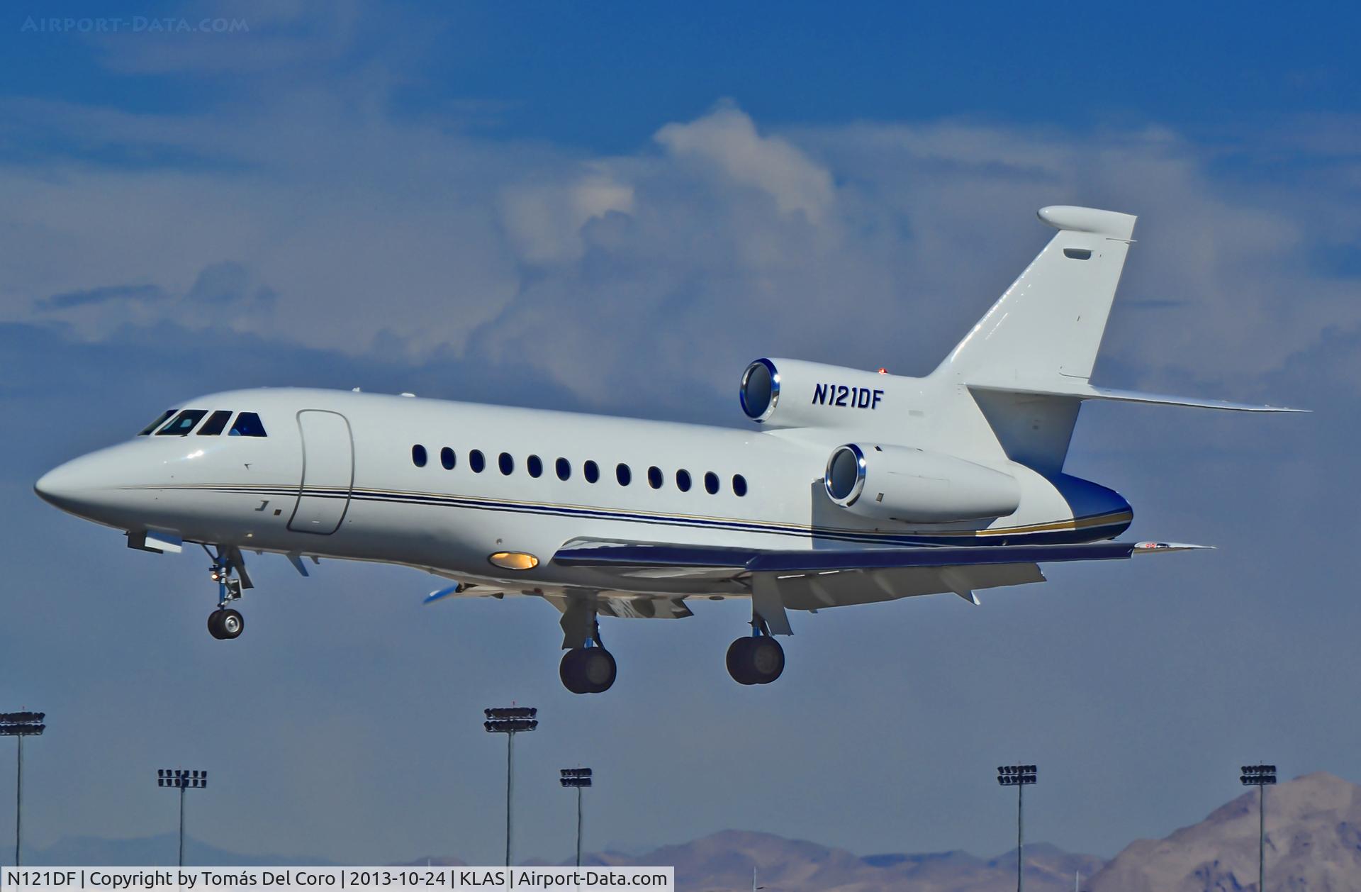 N121DF, 2002 Dassault Falcon 900EX C/N 113, N121DF 2002 Dassault Aviation FALCON 900EX C/N 113

McCarran International Airport (KLAS)
Las Vegas, Nevada
TDelCoro
October 24, 2013