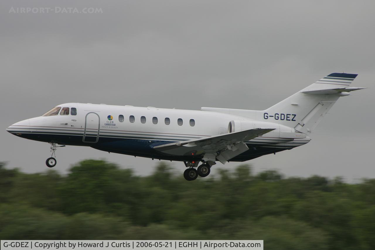 G-GDEZ, 1992 British Aerospace BAe.125-1000B C/N 259026, Landing on runway 26.