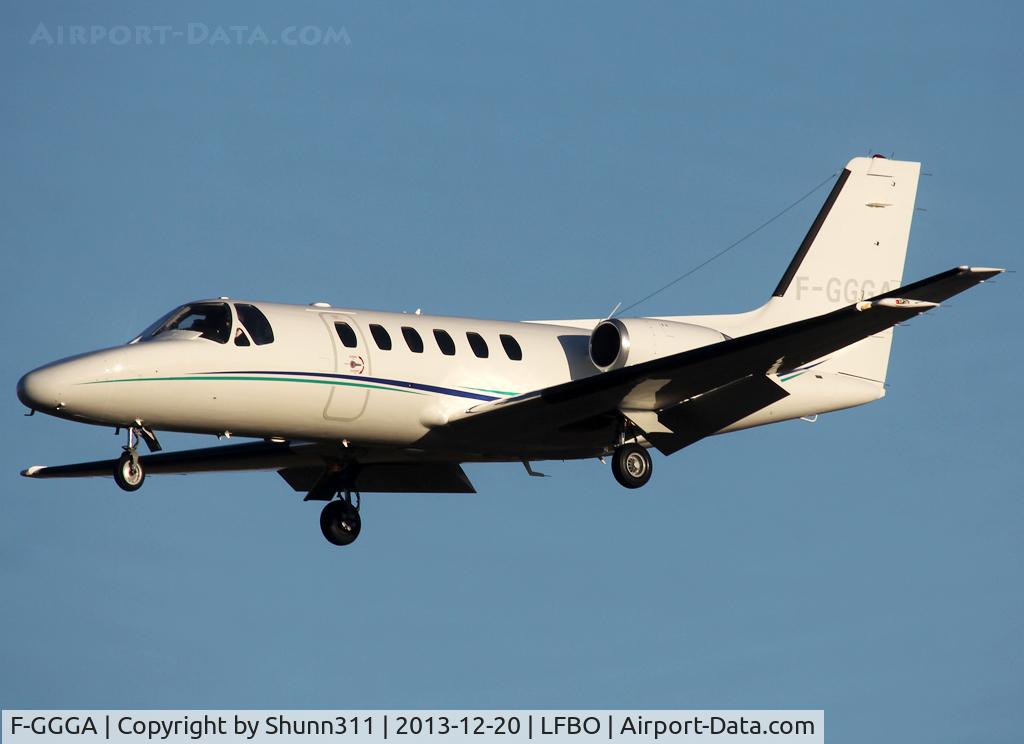 F-GGGA, 1988 Cessna 550 Citation II C/N 550-0586, Landing rwy 32L in new c/s