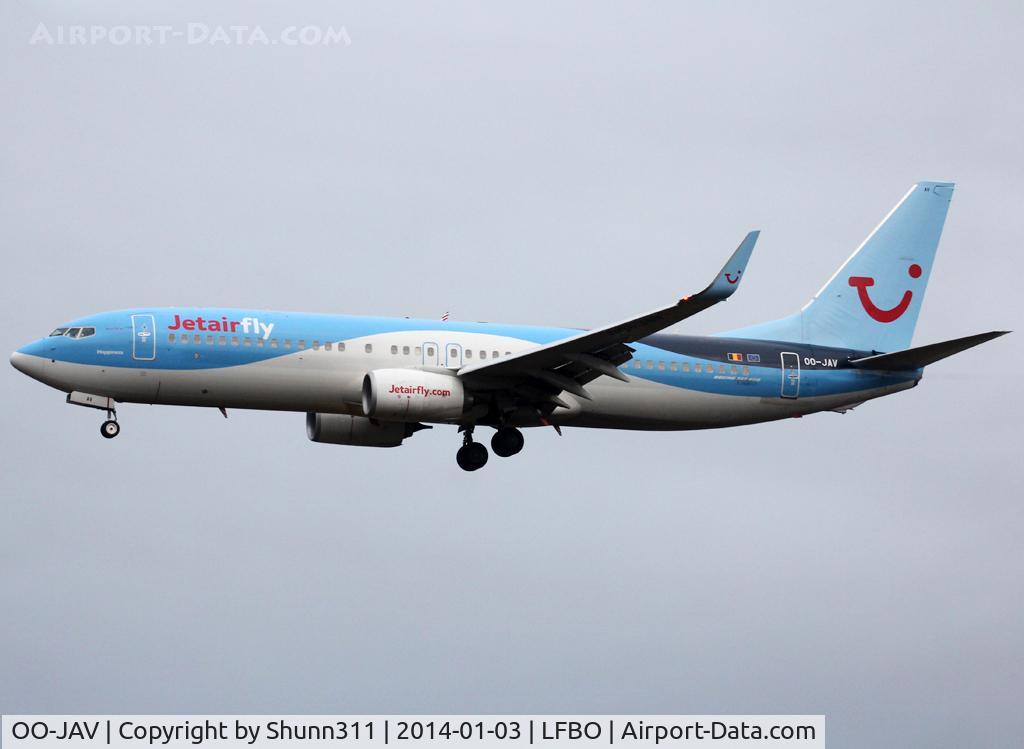 OO-JAV, 2013 Boeing 737-8K5 C/N 40943, Landing rwy 32L